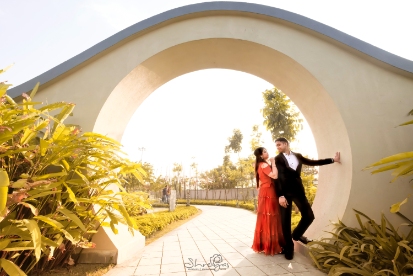 romantic photoshoot for couples